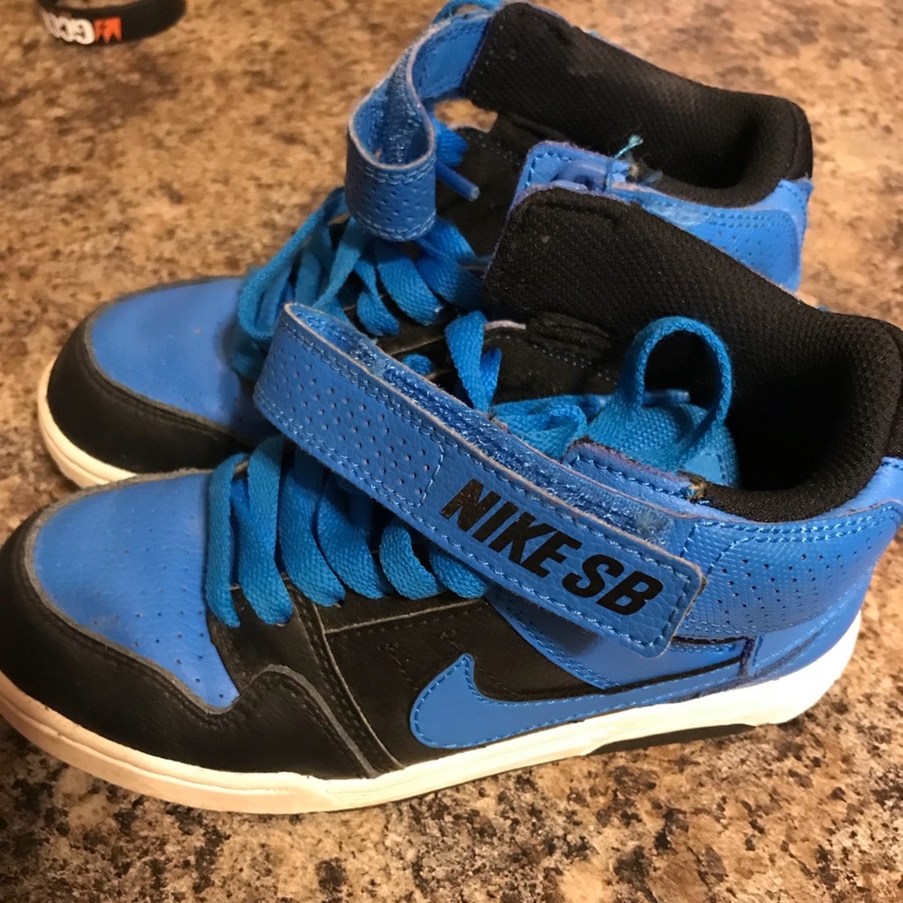 Boys shoes 13C